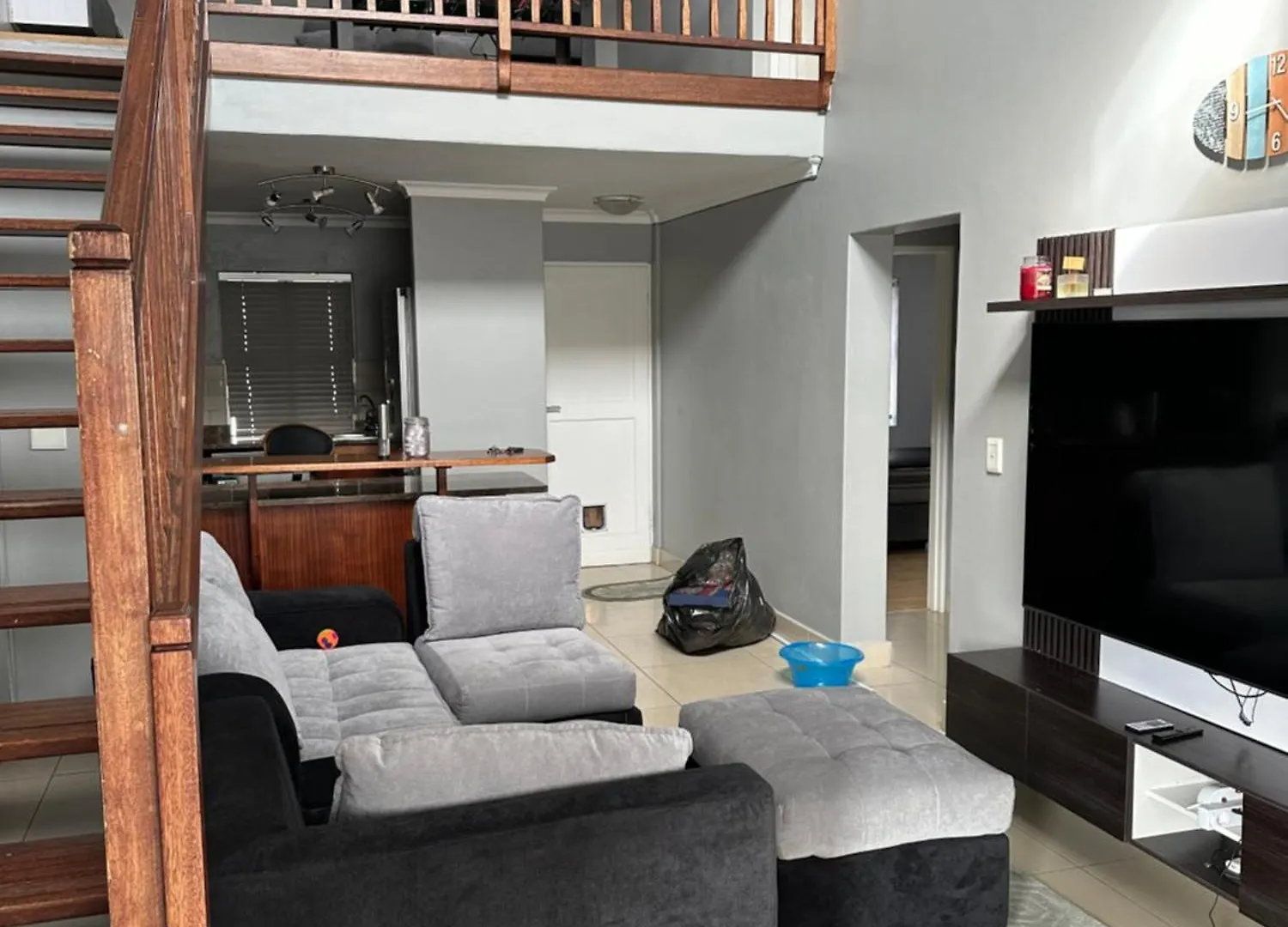 Guest house Ya Eagle Wings Self Catering Shared Apt B Cape Town